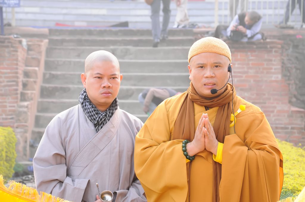 hanh-huong-chiem-bai-thanh-tich-an-do-chua-quan-the-am-duc-trong-lam-dong-3.jpg