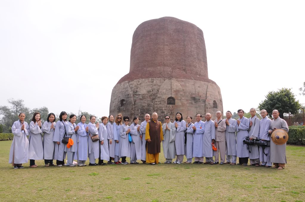 hanh-huong-chiem-bai-thanh-tich-an-do-chua-quan-the-am-duc-trong-lam-dong-5.jpg