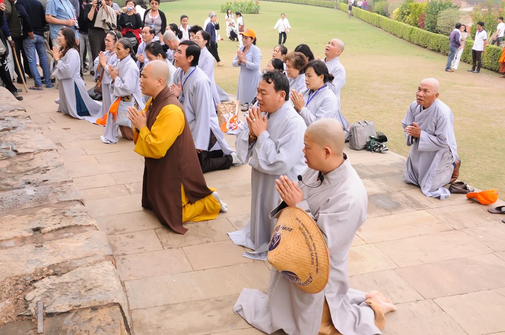 hanh-huong-chiem-bai-thanh-tich-an-do-chua-quan-the-am-duc-trong-lam-dong-7.jpg