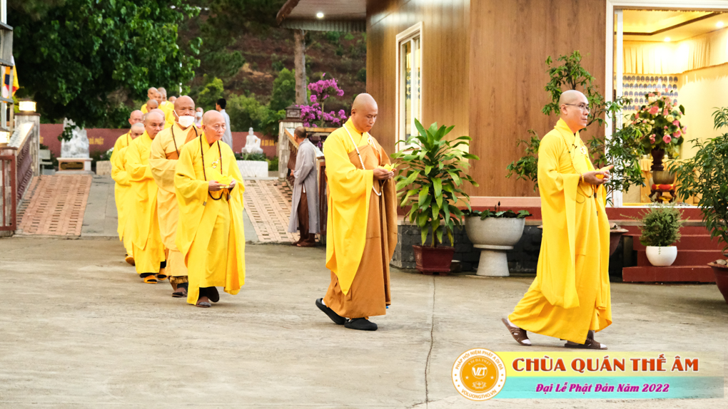 hinh-anh-buoi-le-tam-phat-ngay-14-05-2022-chua-quan-the-am-duc-trong-lam-dong-43.jpg