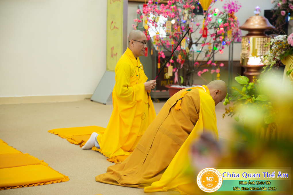 hinh-anh-chuc-tet-dau-nam-nham-dan-2022-chua-quan-the-am-duc-trong-lam-dong-17.jpg