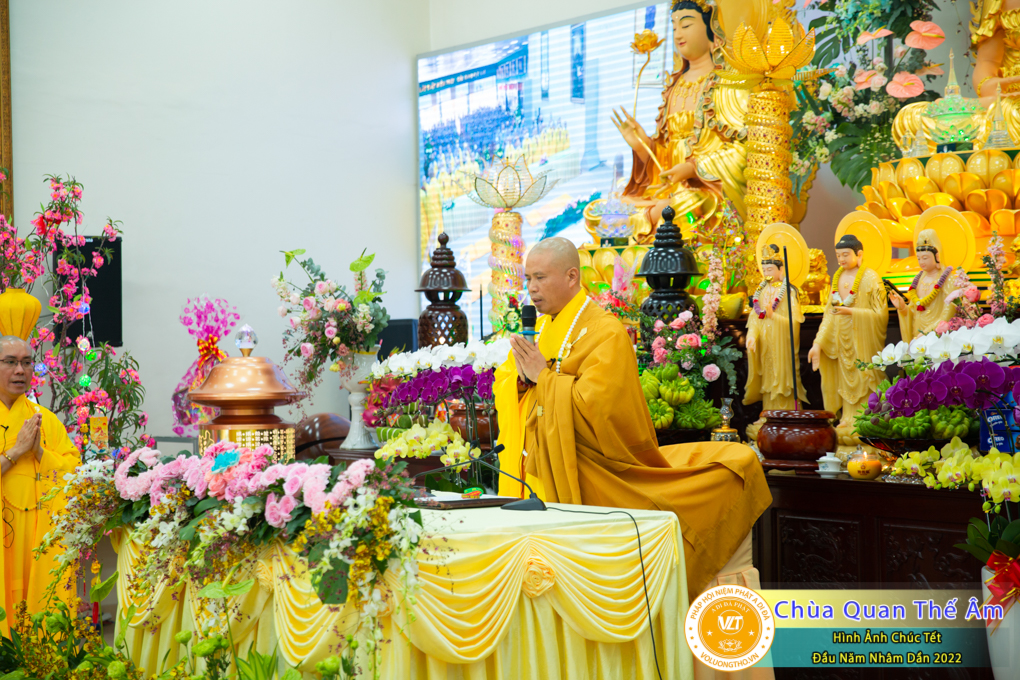 hinh-anh-chuc-tet-dau-nam-nham-dan-2022-chua-quan-the-am-duc-trong-lam-dong-21.jpg