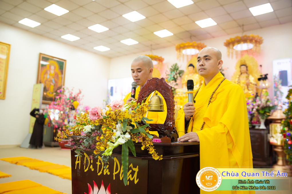 hinh-anh-chuc-tet-dau-nam-nham-dan-2022-chua-quan-the-am-duc-trong-lam-dong-22.jpg