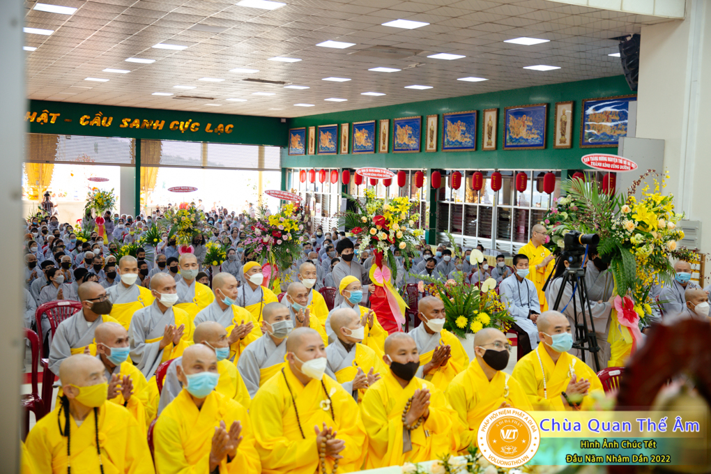 hinh-anh-chuc-tet-dau-nam-nham-dan-2022-chua-quan-the-am-duc-trong-lam-dong-26.jpg