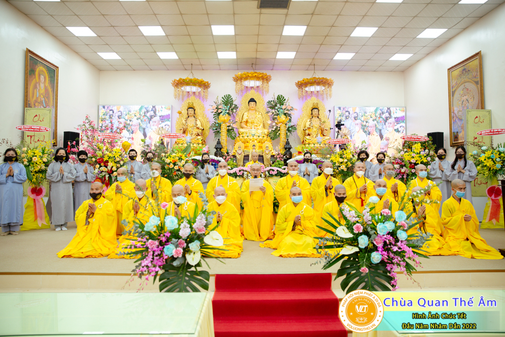 hinh-anh-chuc-tet-dau-nam-nham-dan-2022-chua-quan-the-am-duc-trong-lam-dong-27.jpg