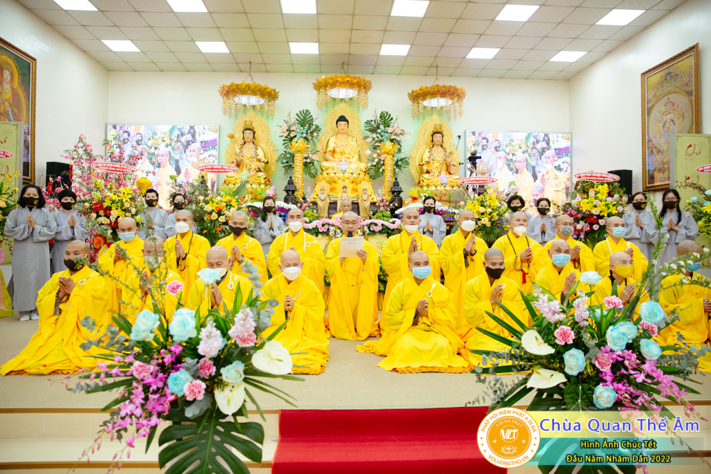 hinh-anh-chuc-tet-dau-nam-nham-dan-2022-chua-quan-the-am-duc-trong-lam-dong-28.jpg