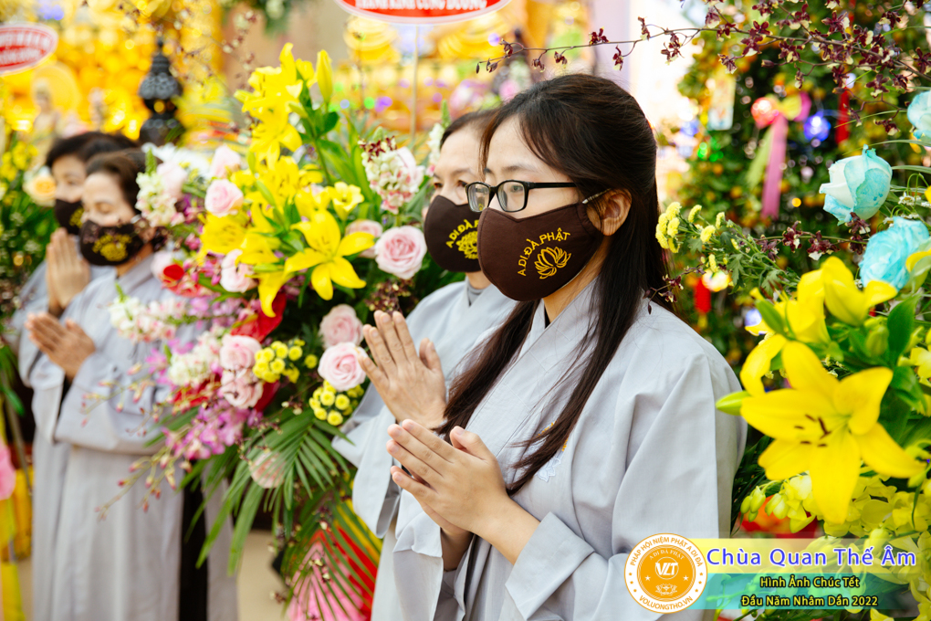 hinh-anh-chuc-tet-dau-nam-nham-dan-2022-chua-quan-the-am-duc-trong-lam-dong-30.jpg