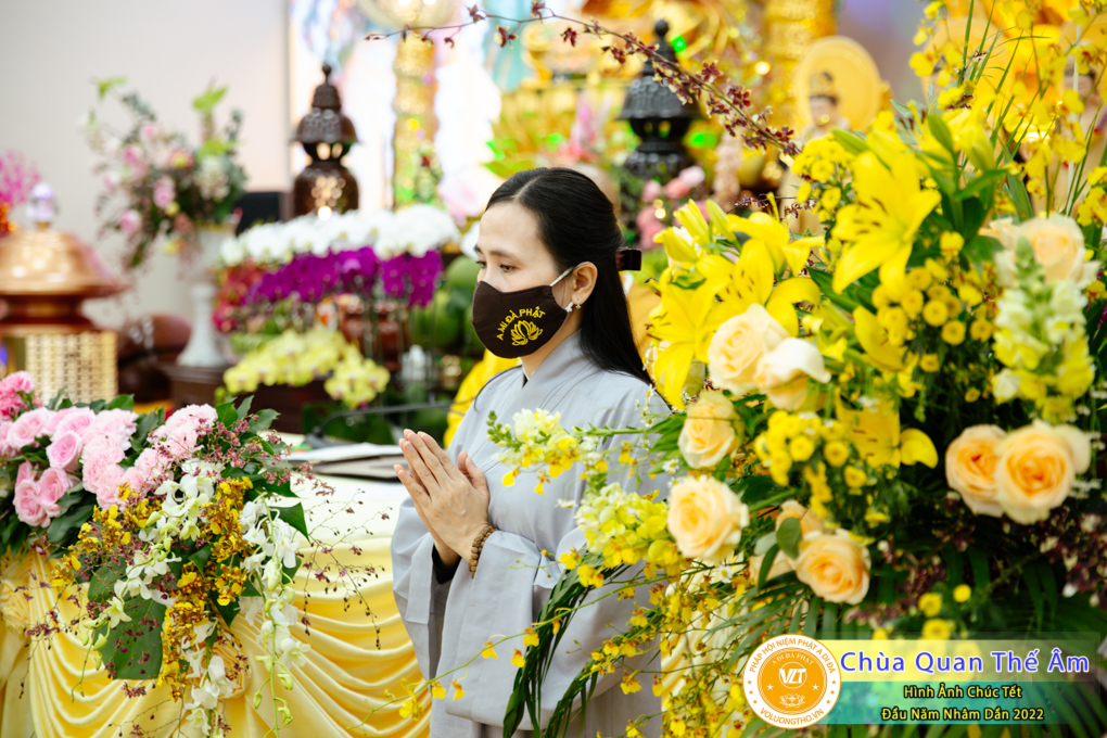 hinh-anh-chuc-tet-dau-nam-nham-dan-2022-chua-quan-the-am-duc-trong-lam-dong-32.jpg