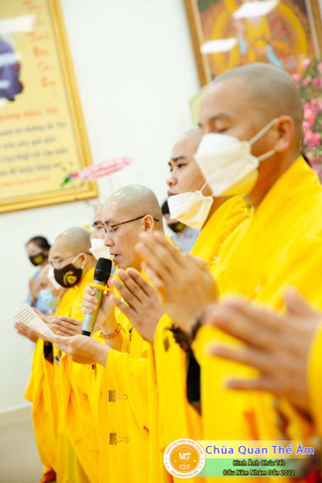 hinh-anh-chuc-tet-dau-nam-nham-dan-2022-chua-quan-the-am-duc-trong-lam-dong-34.jpg
