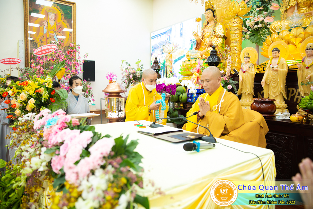 hinh-anh-chuc-tet-dau-nam-nham-dan-2022-chua-quan-the-am-duc-trong-lam-dong-38.jpg
