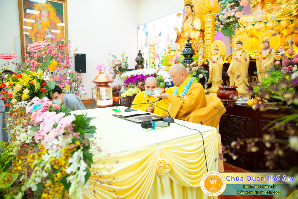 hinh-anh-chuc-tet-dau-nam-nham-dan-2022-chua-quan-the-am-duc-trong-lam-dong-40.jpg