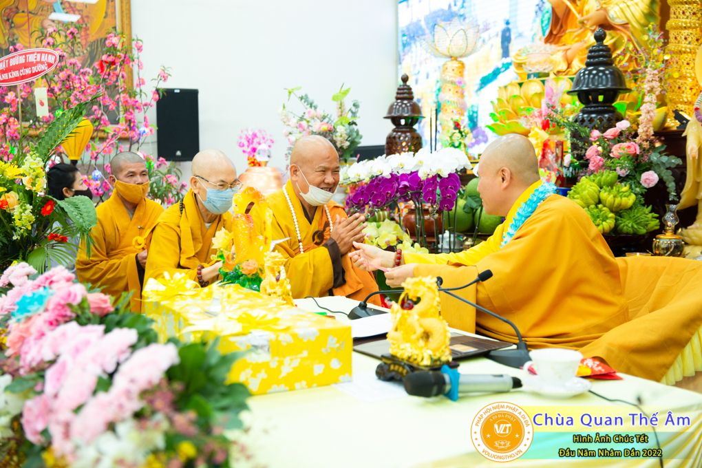hinh-anh-chuc-tet-dau-nam-nham-dan-2022-chua-quan-the-am-duc-trong-lam-dong-45.jpg