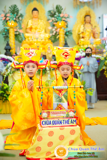 hinh-anh-chuc-tet-dau-nam-nham-dan-2022-chua-quan-the-am-duc-trong-lam-dong-55.jpg