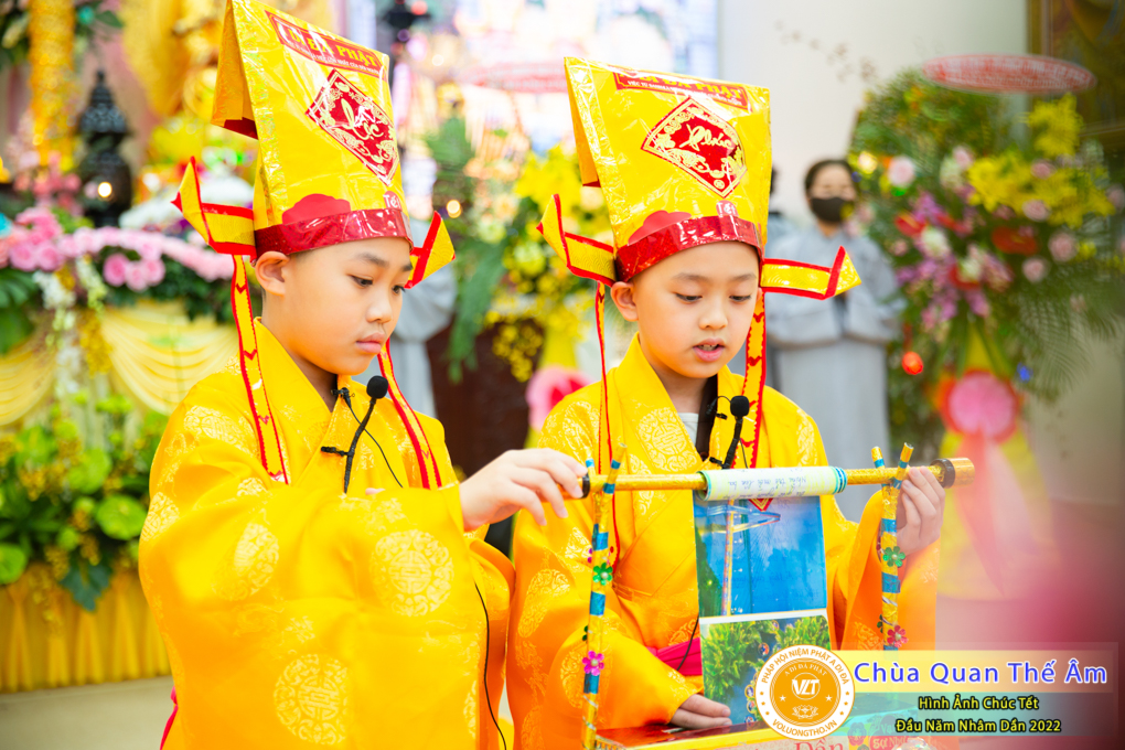 hinh-anh-chuc-tet-dau-nam-nham-dan-2022-chua-quan-the-am-duc-trong-lam-dong-56.jpg
