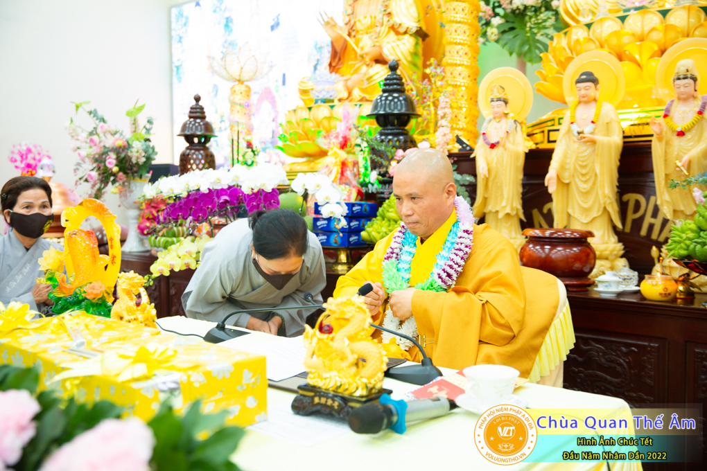 hinh-anh-chuc-tet-dau-nam-nham-dan-2022-chua-quan-the-am-duc-trong-lam-dong-59.jpg