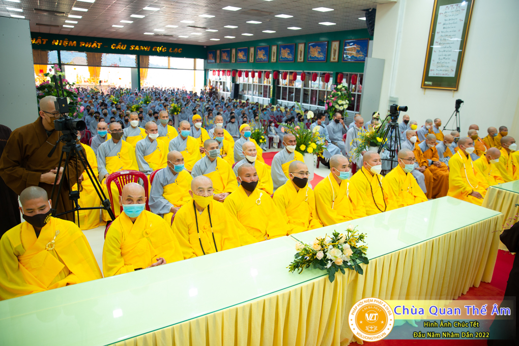 hinh-anh-chuc-tet-dau-nam-nham-dan-2022-chua-quan-the-am-duc-trong-lam-dong-67.jpg