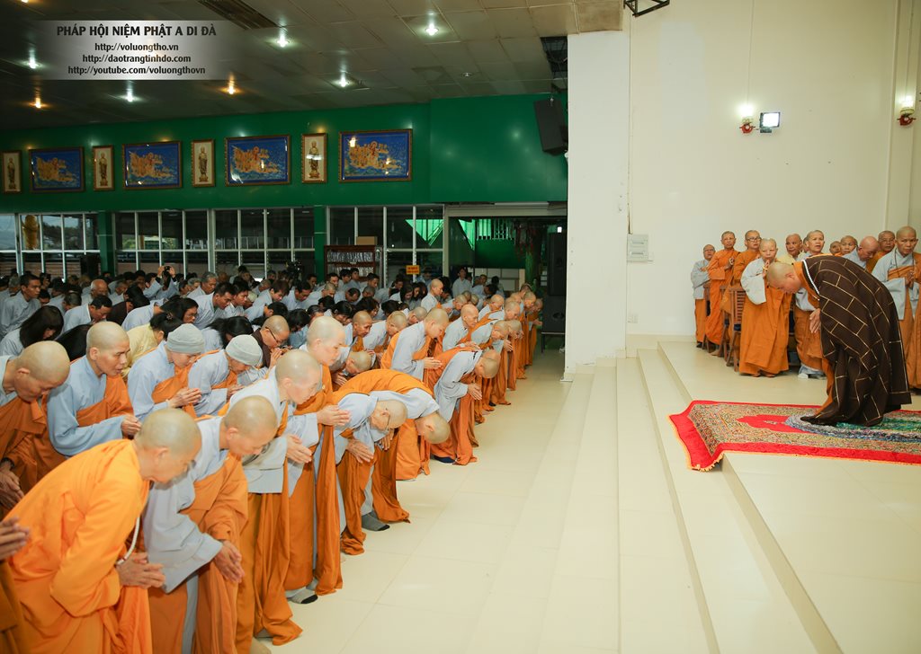 hinh-anh-cong-tu-chu-nhat-3-2014-chua-quan-the-am-duc-trong-lam-dong-1.jpg