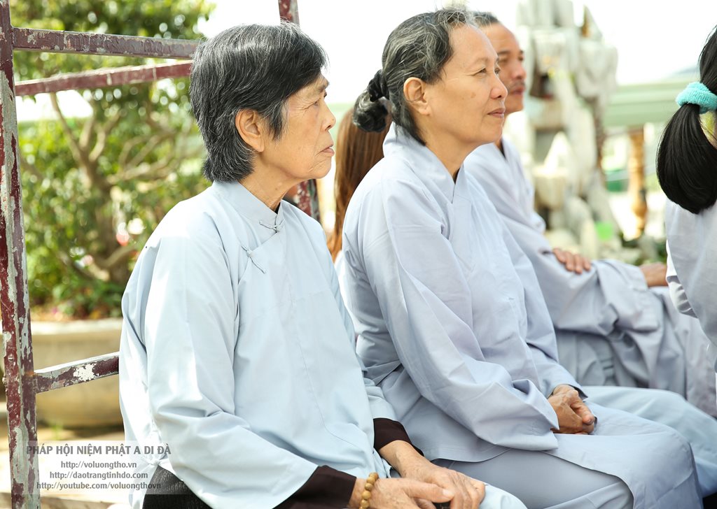 hinh-anh-cong-tu-chu-nhat-3-2014-chua-quan-the-am-duc-trong-lam-dong-10.jpg