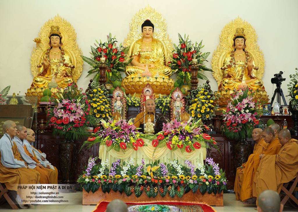 hinh-anh-cong-tu-chu-nhat-3-2014-chua-quan-the-am-duc-trong-lam-dong-13.jpg