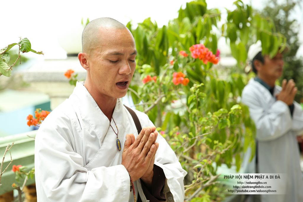 hinh-anh-cong-tu-chu-nhat-3-2014-chua-quan-the-am-duc-trong-lam-dong-14.jpg
