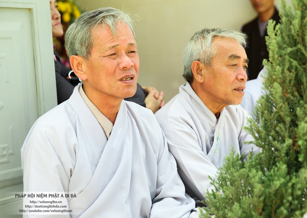 hinh-anh-cong-tu-chu-nhat-3-2014-chua-quan-the-am-duc-trong-lam-dong-16.jpg