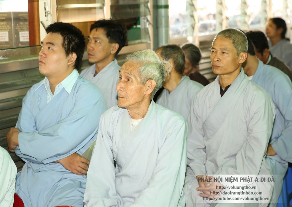 hinh-anh-cong-tu-chu-nhat-3-2014-chua-quan-the-am-duc-trong-lam-dong-17.jpg