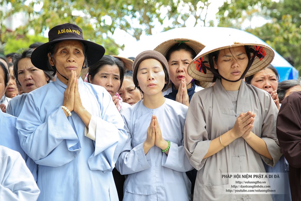 hinh-anh-cong-tu-chu-nhat-3-2014-chua-quan-the-am-duc-trong-lam-dong-21.jpg