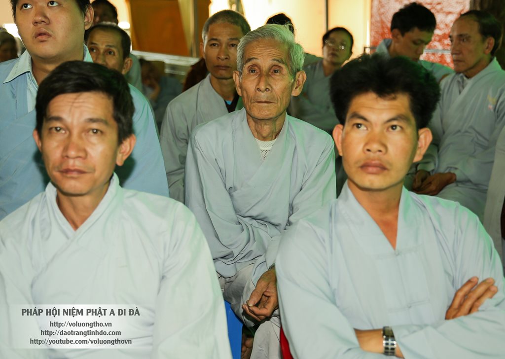 hinh-anh-cong-tu-chu-nhat-3-2014-chua-quan-the-am-duc-trong-lam-dong-22.jpg