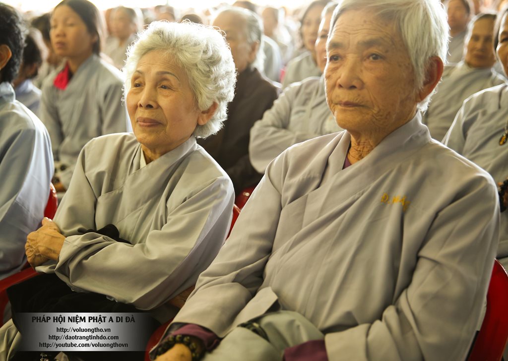 hinh-anh-cong-tu-chu-nhat-3-2014-chua-quan-the-am-duc-trong-lam-dong-3.jpg
