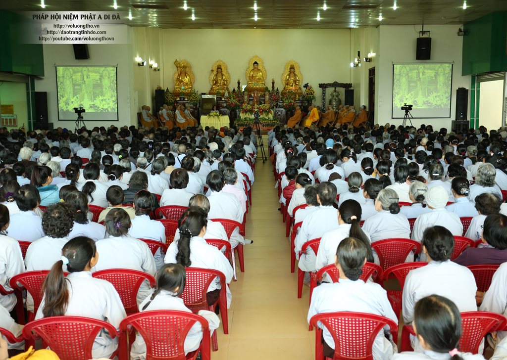 hinh-anh-cong-tu-chu-nhat-3-2014-chua-quan-the-am-duc-trong-lam-dong-4.jpg