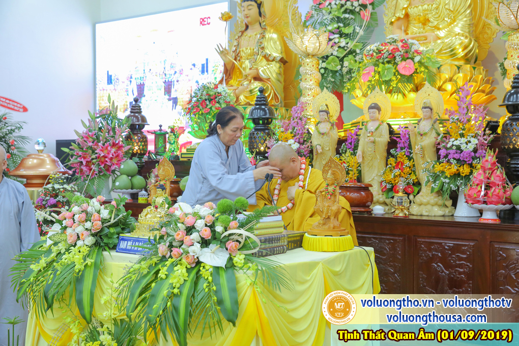hinh-anh-cong-tu-chu-nhat-ngay-01-09-2019-chua-quan-the-am-duc-trong-lam-dong-18.jpg