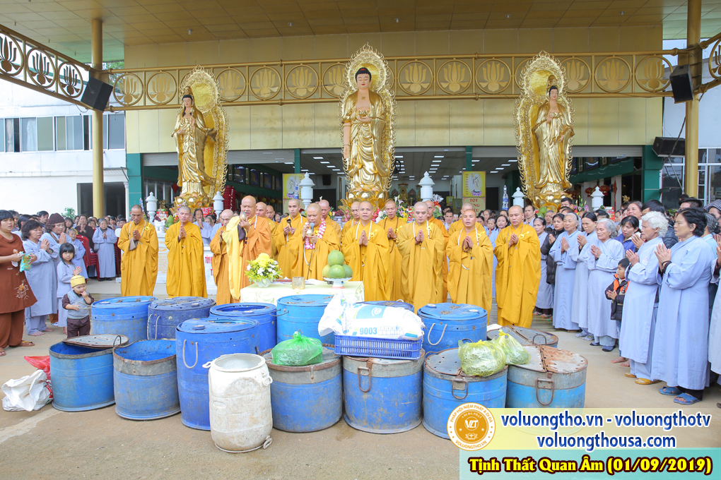 hinh-anh-cong-tu-chu-nhat-ngay-01-09-2019-chua-quan-the-am-duc-trong-lam-dong-29.jpg
