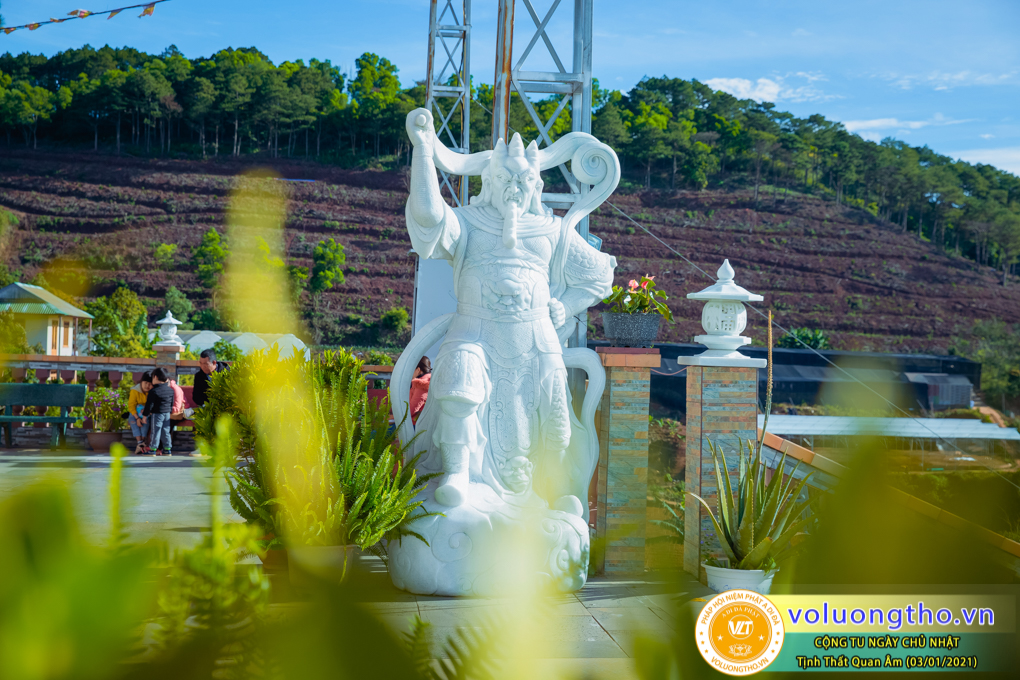 hinh-anh-cong-tu-chu-nhat-ngay-03-01-2021-chua-quan-the-am-duc-trong-lam-dong-45.jpg