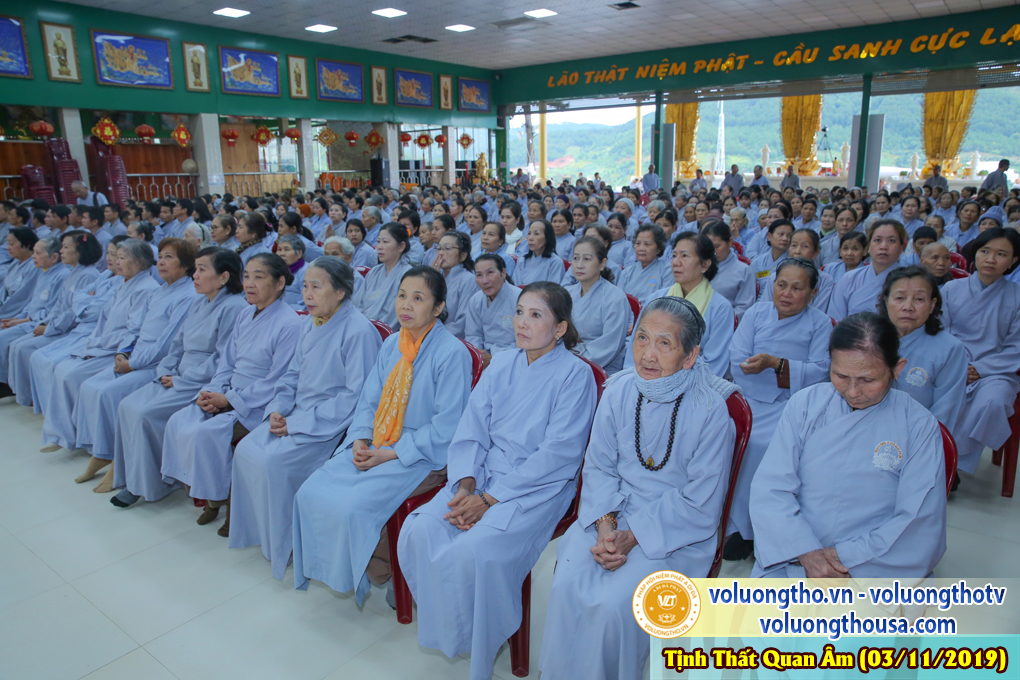 hinh-anh-cong-tu-chu-nhat-ngay-03-11-2019-chua-quan-the-am-duc-trong-lam-dong-13.jpg