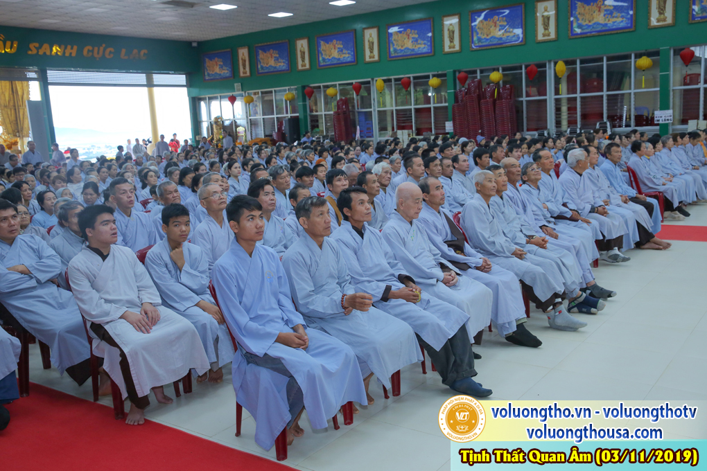 hinh-anh-cong-tu-chu-nhat-ngay-03-11-2019-chua-quan-the-am-duc-trong-lam-dong-14.jpg