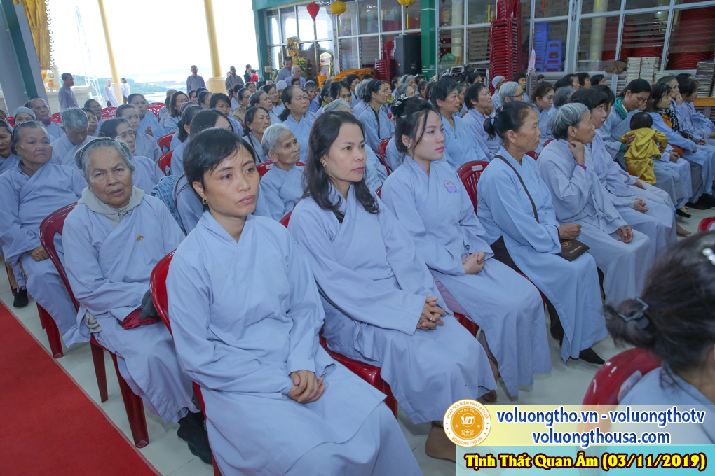 hinh-anh-cong-tu-chu-nhat-ngay-03-11-2019-chua-quan-the-am-duc-trong-lam-dong-19.jpg