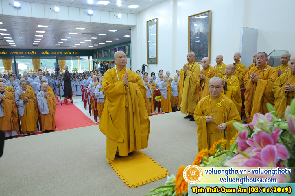 hinh-anh-cong-tu-chu-nhat-ngay-03-11-2019-chua-quan-the-am-duc-trong-lam-dong-2.jpg