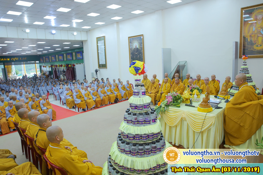 hinh-anh-cong-tu-chu-nhat-ngay-03-11-2019-chua-quan-the-am-duc-trong-lam-dong-22.jpg