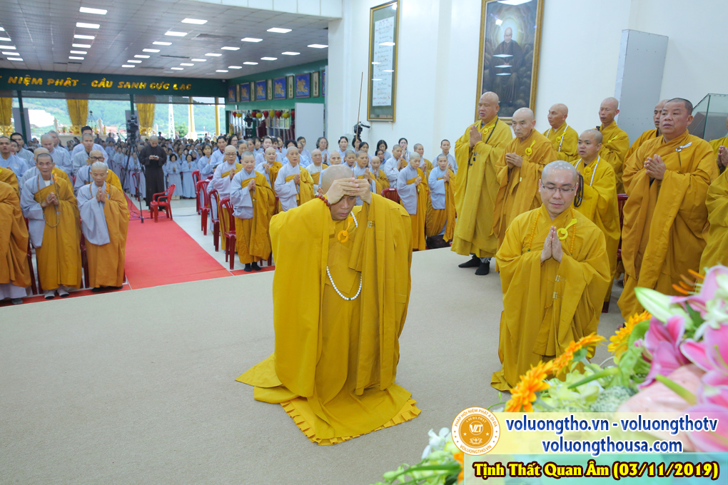 hinh-anh-cong-tu-chu-nhat-ngay-03-11-2019-chua-quan-the-am-duc-trong-lam-dong-4.jpg