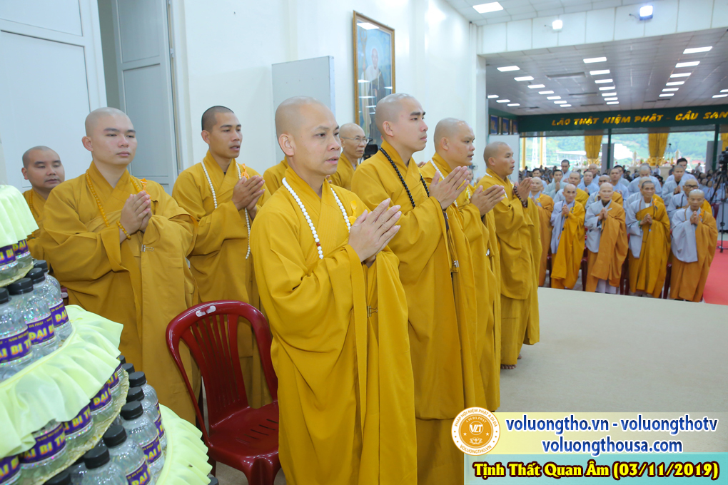 hinh-anh-cong-tu-chu-nhat-ngay-03-11-2019-chua-quan-the-am-duc-trong-lam-dong-7.jpg