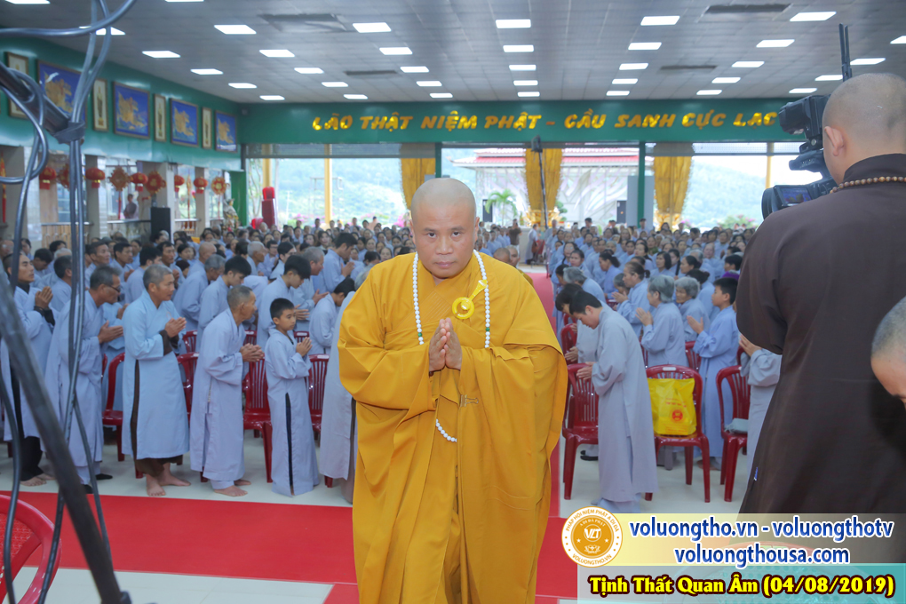 hinh-anh-cong-tu-chu-nhat-ngay-04-08-2019-chua-quan-the-am-duc-trong-lam-dong-1.jpg