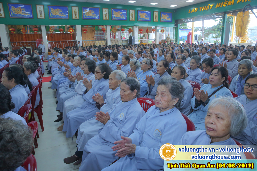 hinh-anh-cong-tu-chu-nhat-ngay-04-08-2019-chua-quan-the-am-duc-trong-lam-dong-16.jpg