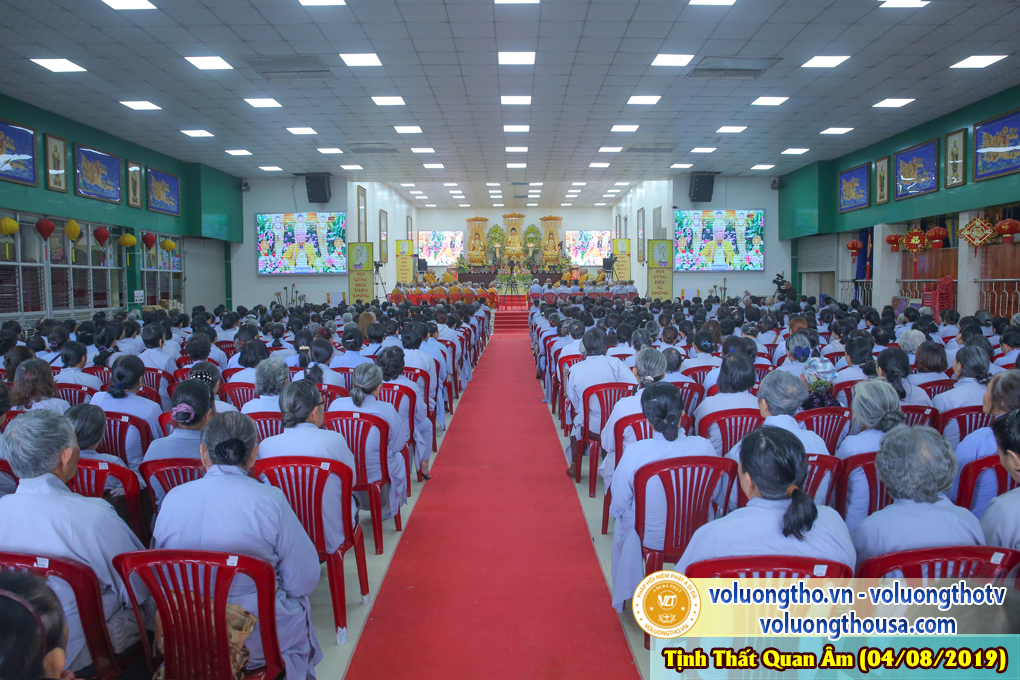 hinh-anh-cong-tu-chu-nhat-ngay-04-08-2019-chua-quan-the-am-duc-trong-lam-dong-18.jpg