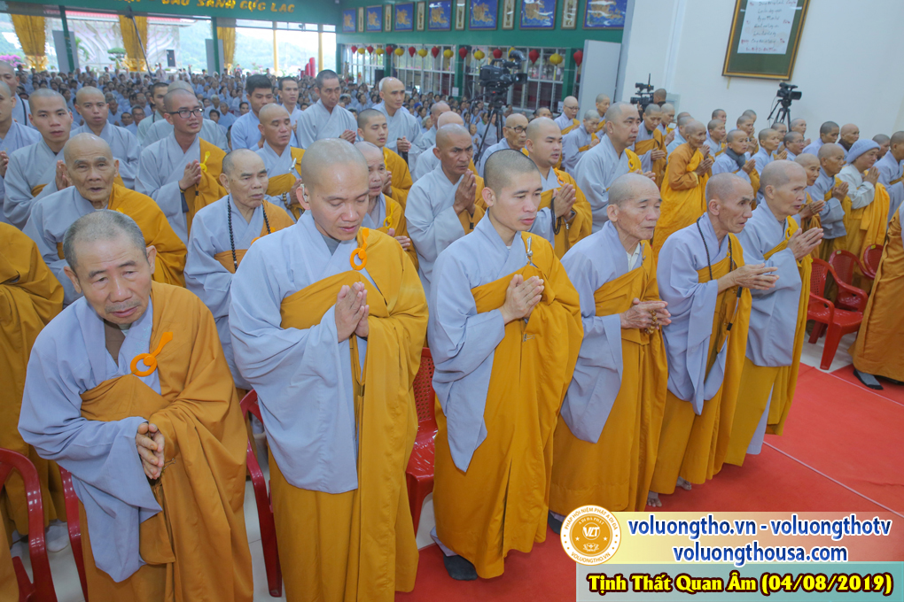hinh-anh-cong-tu-chu-nhat-ngay-04-08-2019-chua-quan-the-am-duc-trong-lam-dong-2.jpg