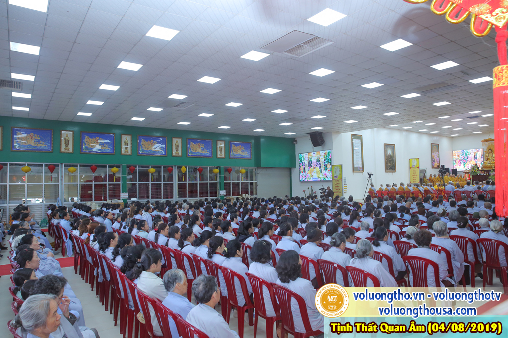 hinh-anh-cong-tu-chu-nhat-ngay-04-08-2019-chua-quan-the-am-duc-trong-lam-dong-21.jpg
