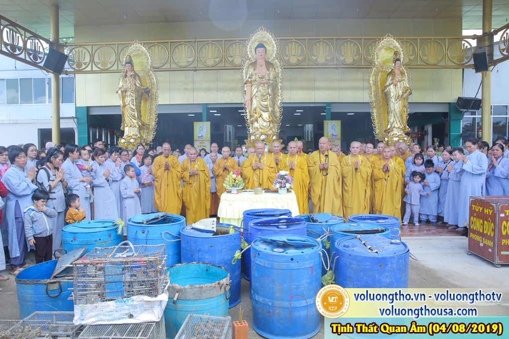 hinh-anh-cong-tu-chu-nhat-ngay-04-08-2019-chua-quan-the-am-duc-trong-lam-dong-28.jpg