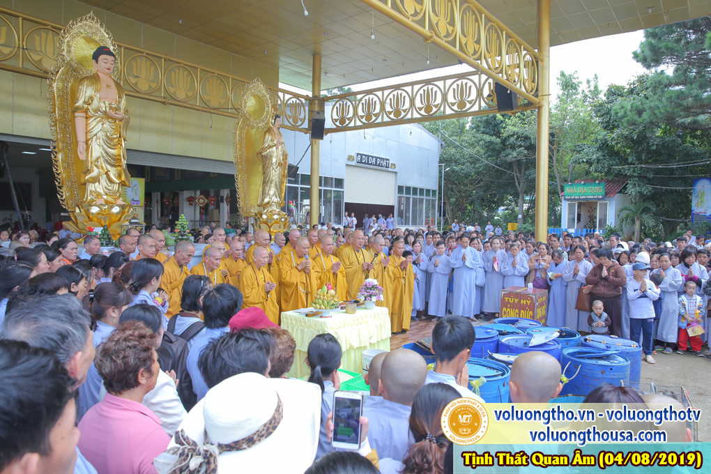 hinh-anh-cong-tu-chu-nhat-ngay-04-08-2019-chua-quan-the-am-duc-trong-lam-dong-30.jpg