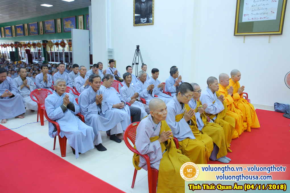 hinh-anh-cong-tu-chu-nhat-ngay-04-11-2018-chua-quan-the-am-duc-trong-lam-dong-12.jpg