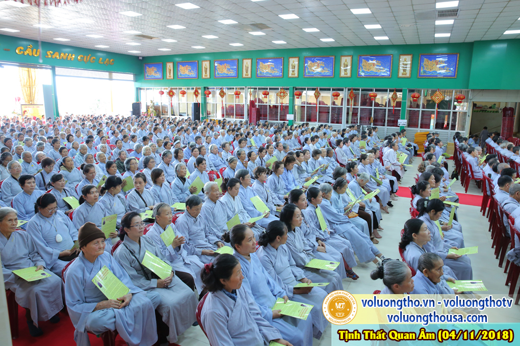 hinh-anh-cong-tu-chu-nhat-ngay-04-11-2018-chua-quan-the-am-duc-trong-lam-dong-13.jpg