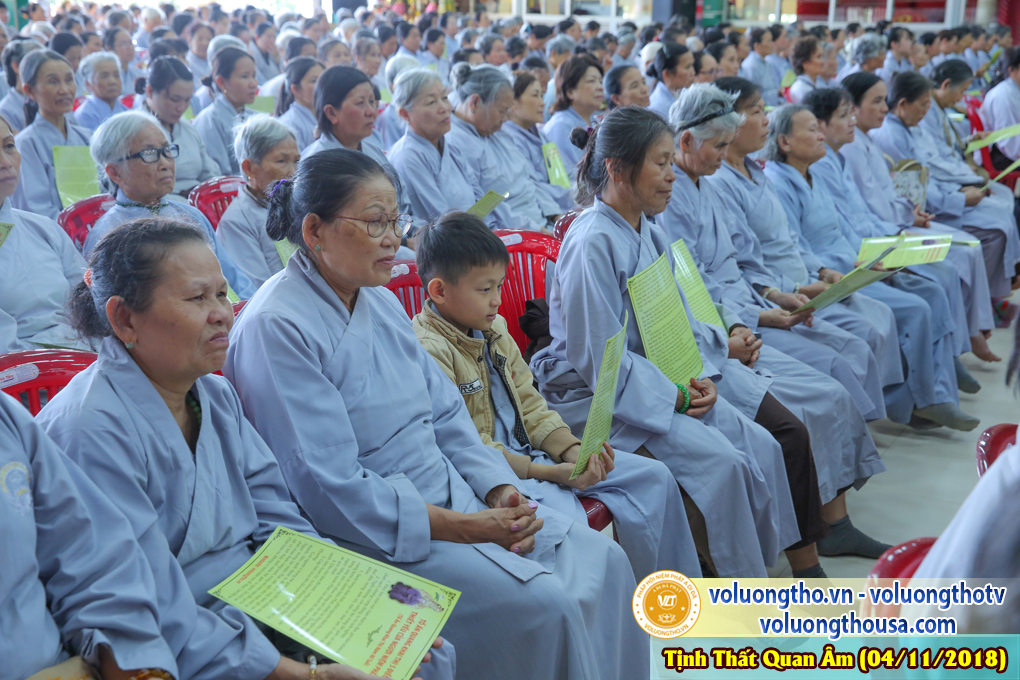 hinh-anh-cong-tu-chu-nhat-ngay-04-11-2018-chua-quan-the-am-duc-trong-lam-dong-16.jpg